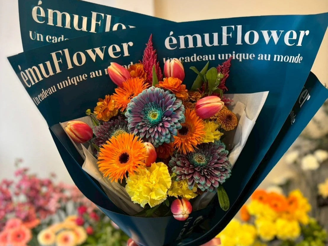 ブルーの包み紙に込めた、センスの花束