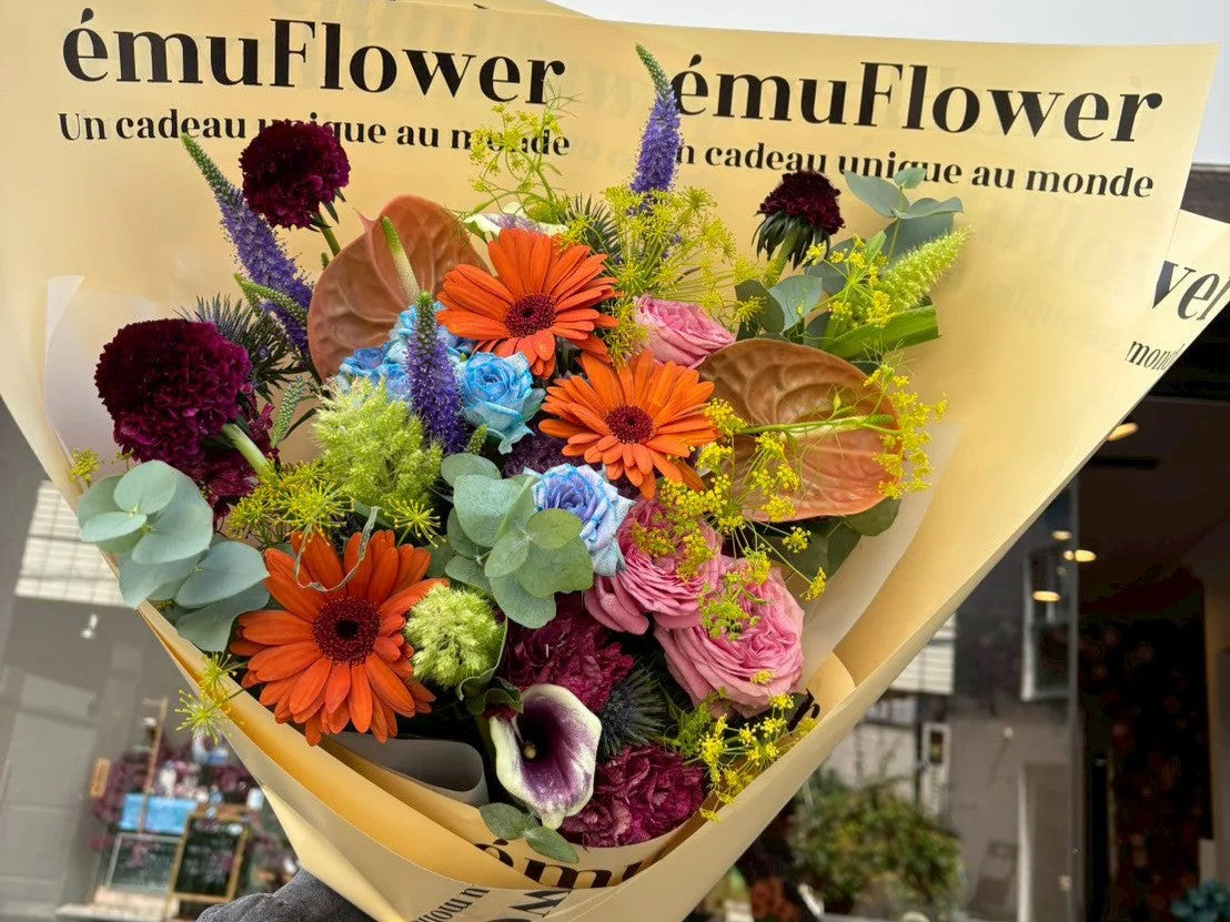 静かな華やかさをまとう~アンティークカラーの花束が愛される理由~