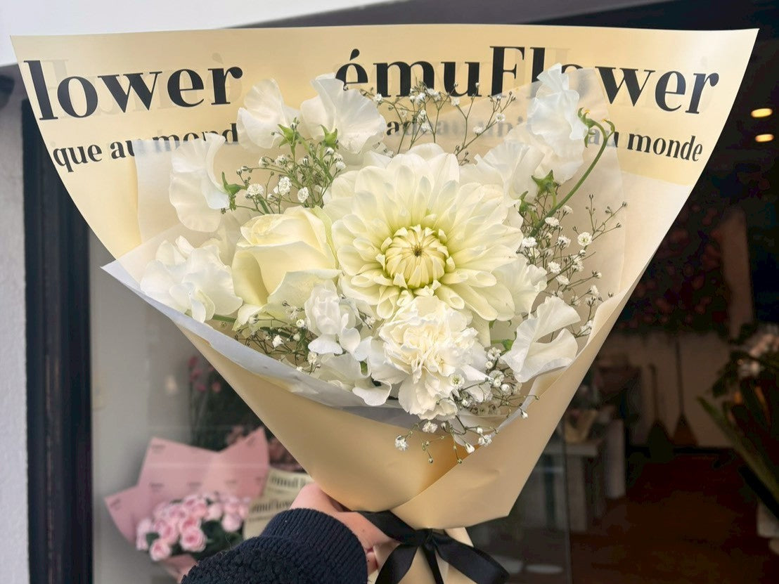 白い花束がくれる、静かなやさしさ。