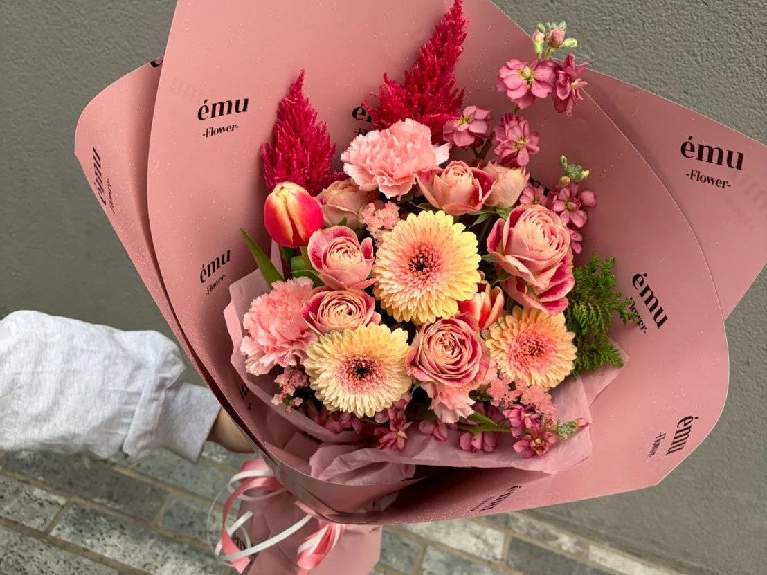 感性に響く、やさしい色のブーケ