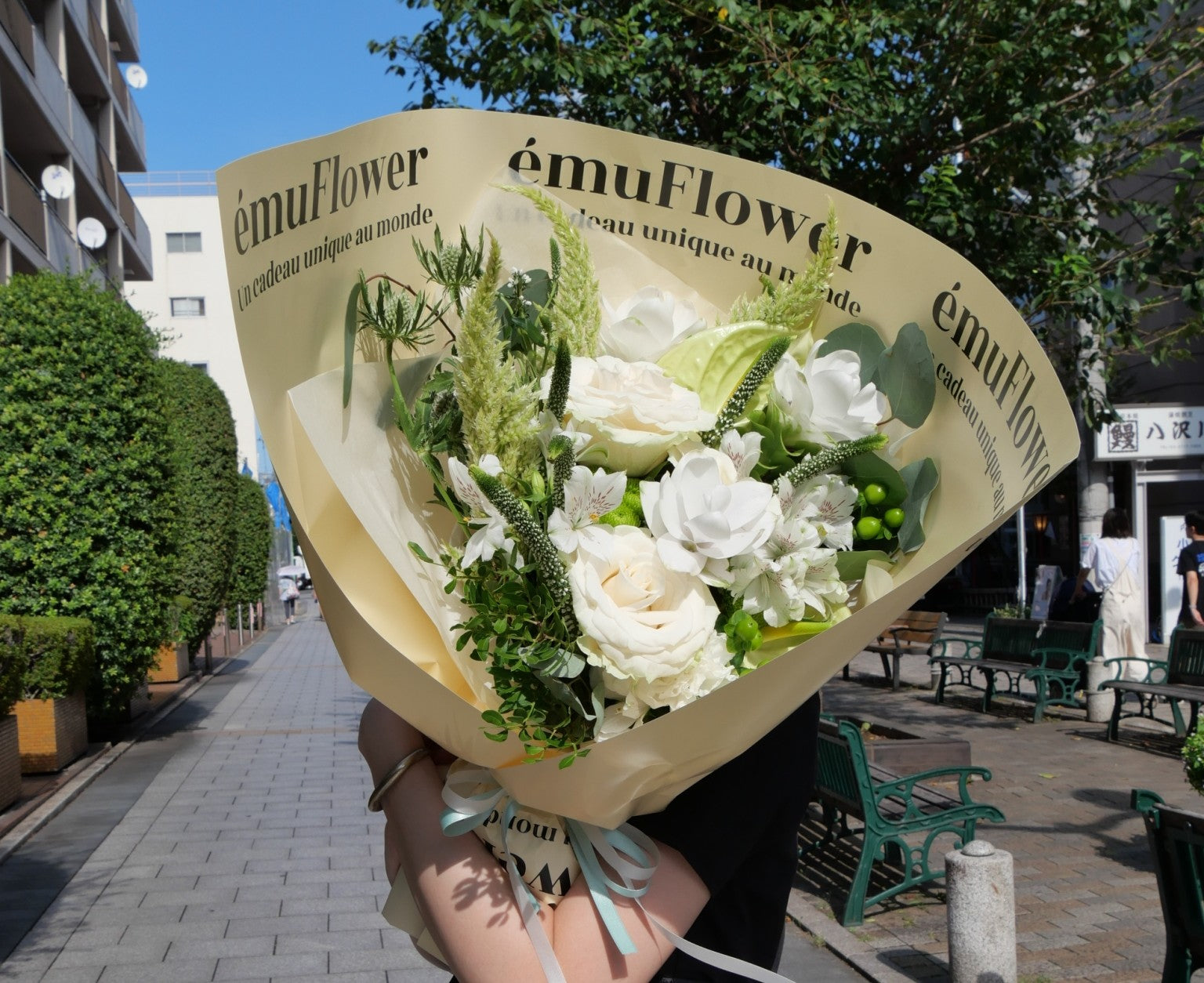 “世界にひとつだけ”を包む、émuFlowerの特別ラッピング