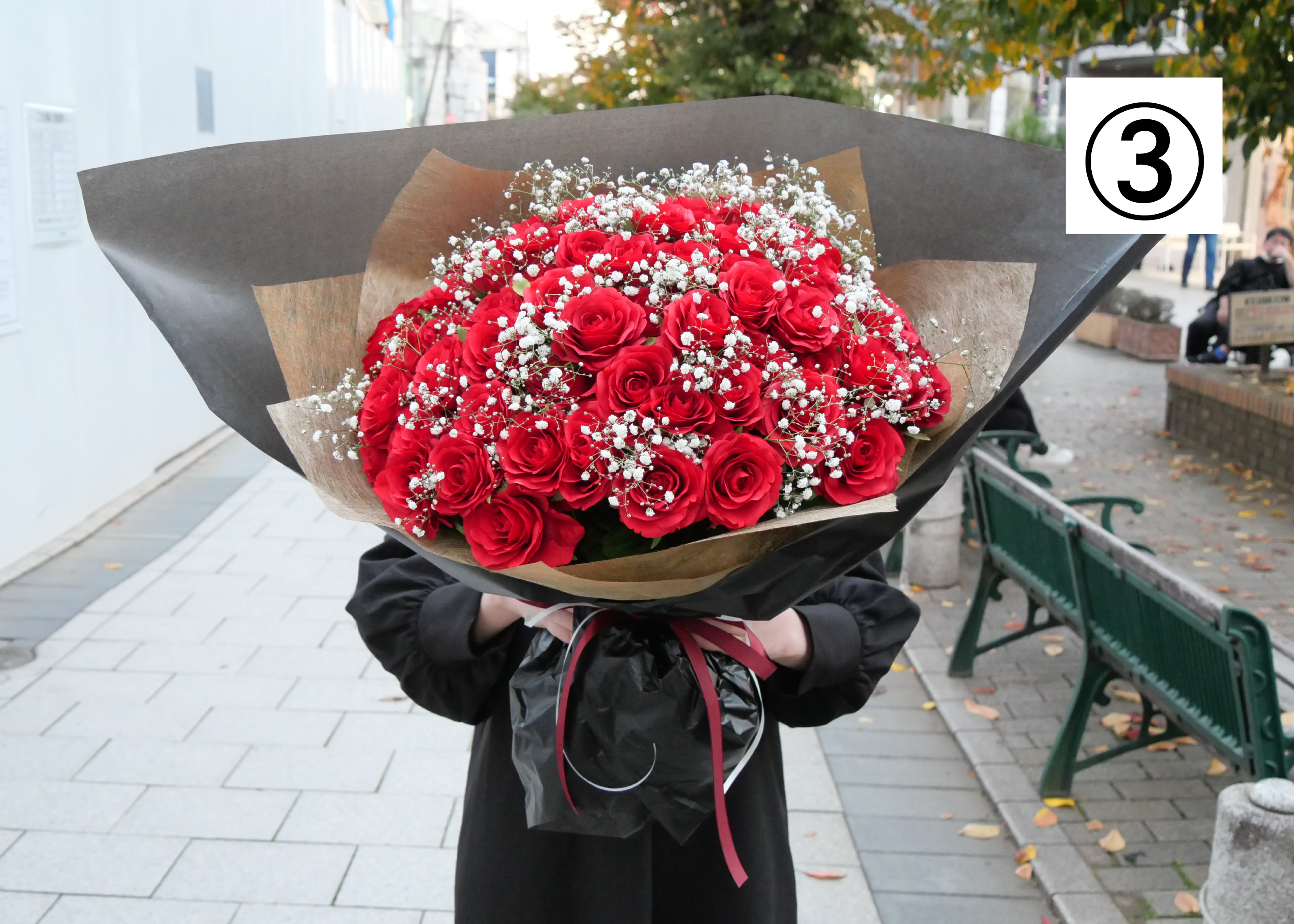 【高級バラ108本&カスミ草】選べるラッピング バラ花束 記念日に