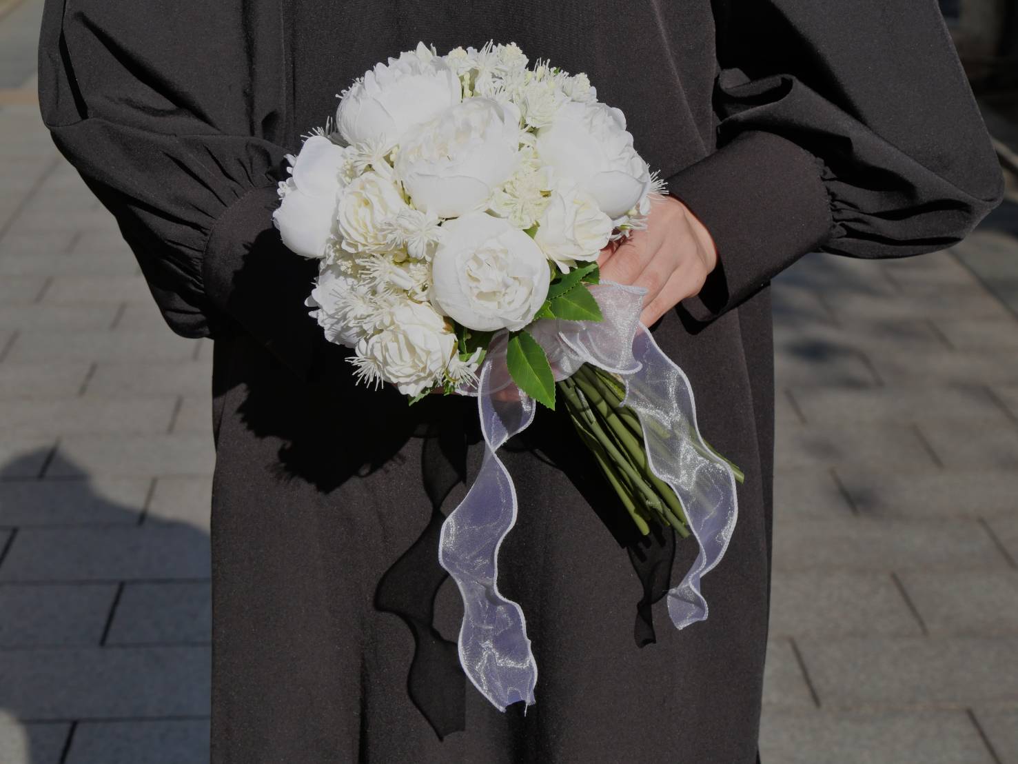 純白のバラに、永遠を託して