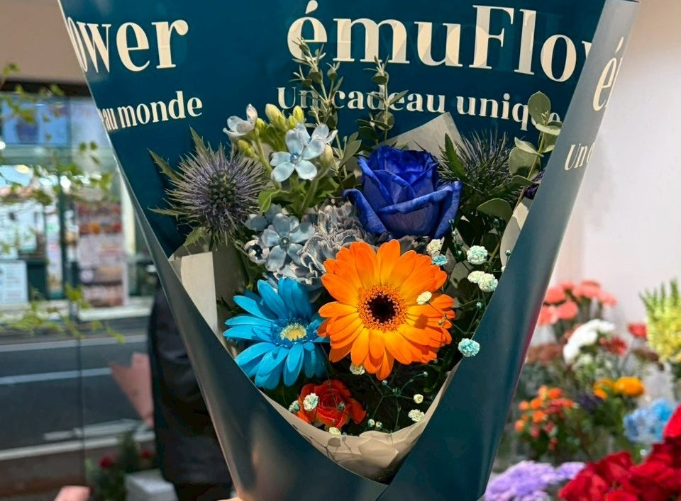 あなただけの色を束ねて。ブルーのブーケ、できました。