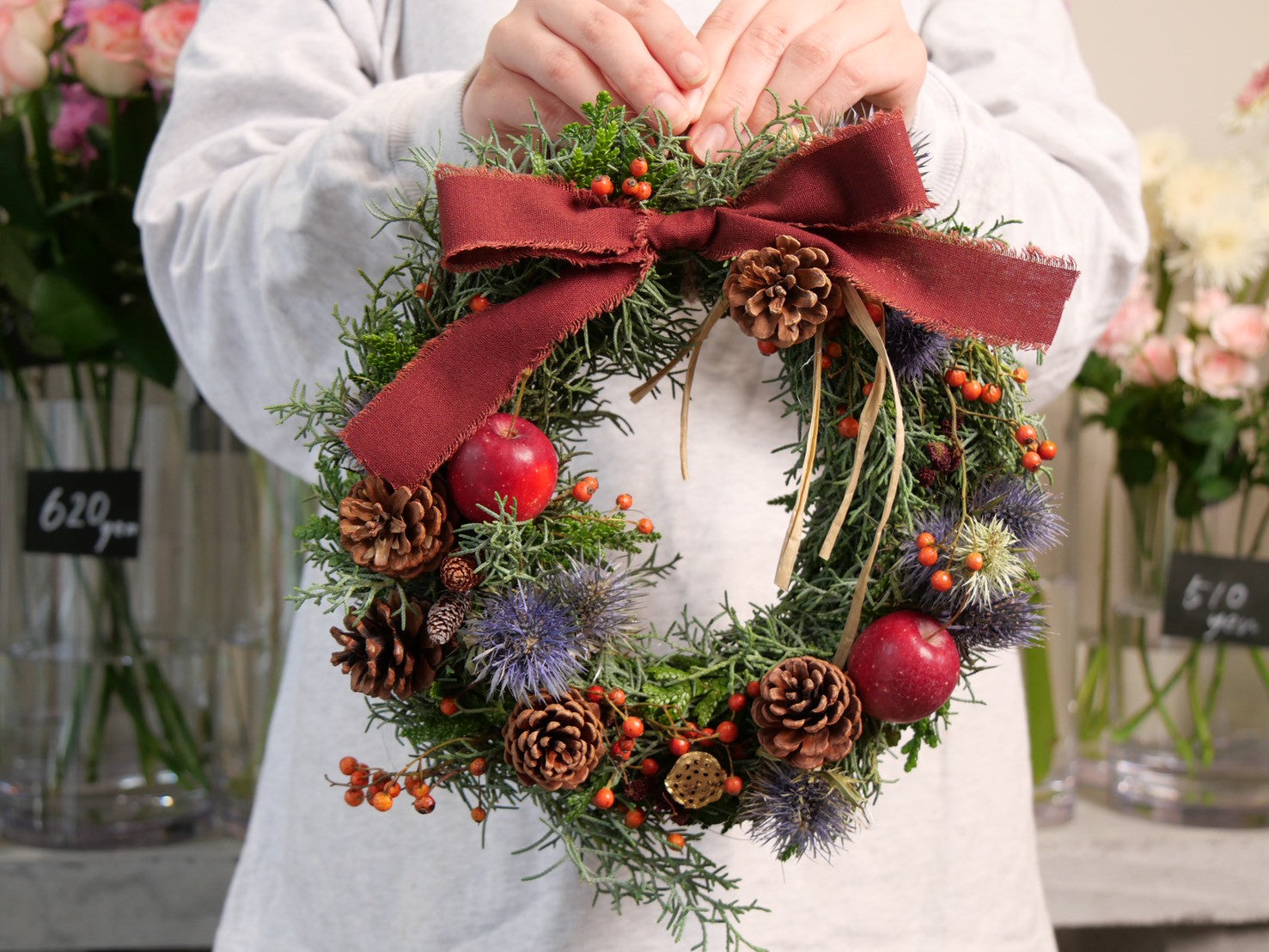 森からの冬の贈り物。天然素材のリース