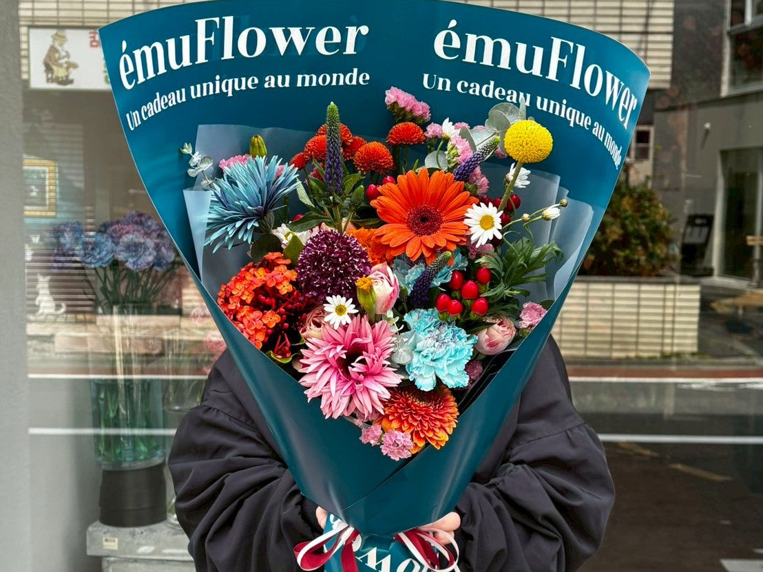 時間を重ねたような深みをまとう～アンティークカラーの花束の魅力～