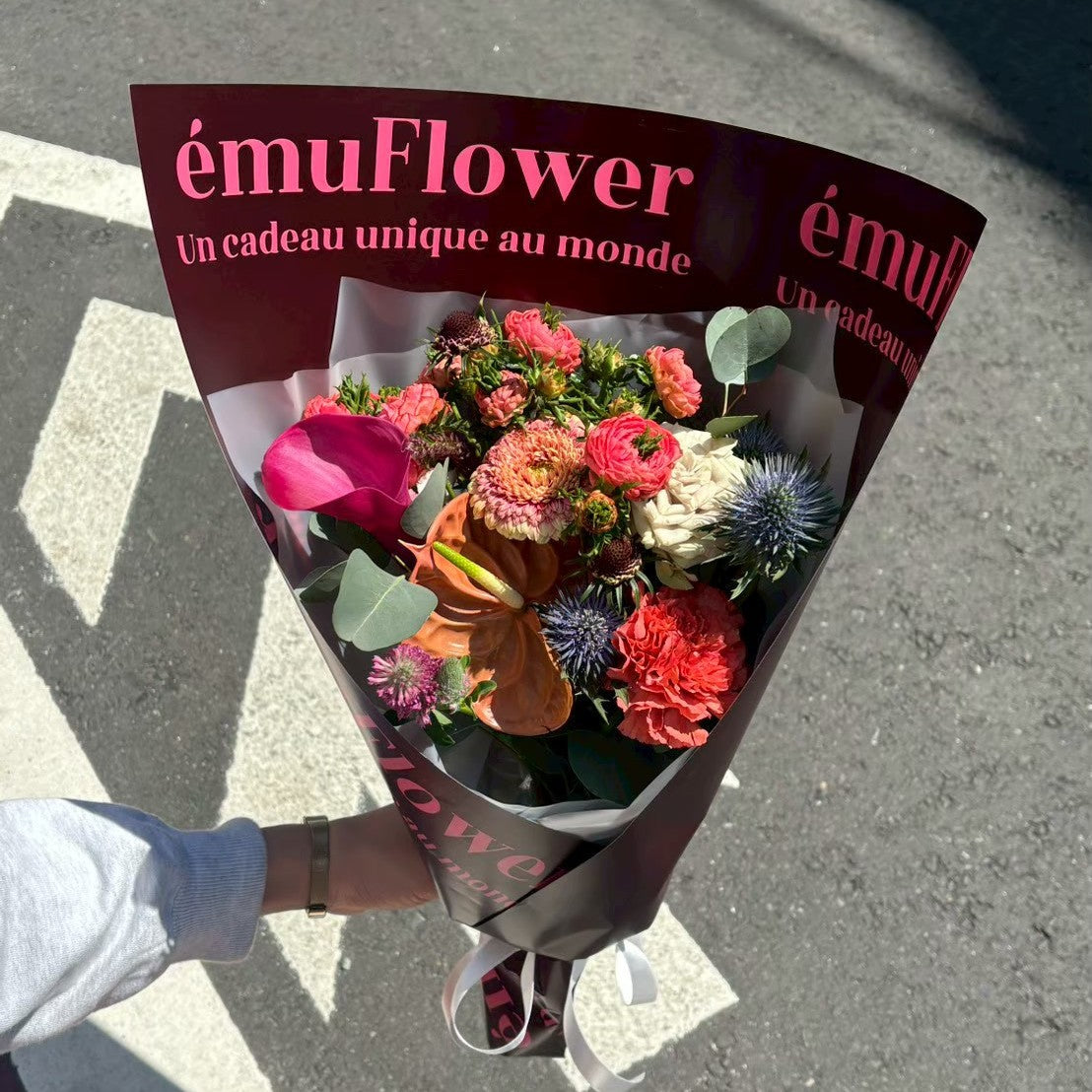 ボルドーが想いを包む季節の花贈り