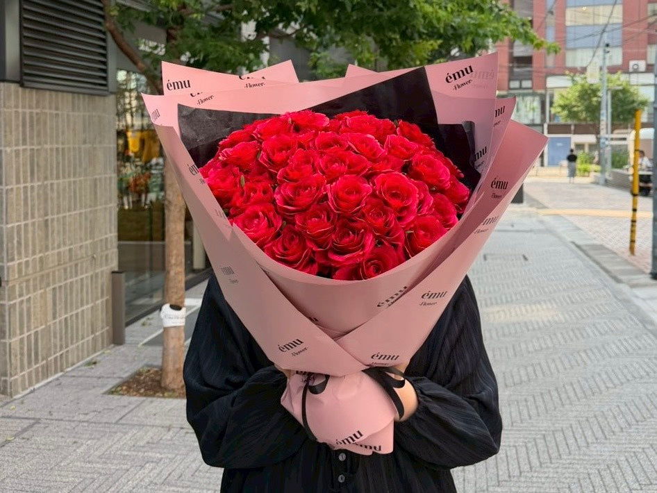 男性が選んだ、変わらない愛を伝える花束
