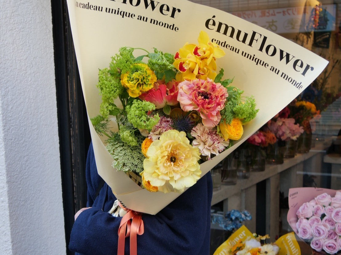 卒業シーズン|感謝の花束をご両親に