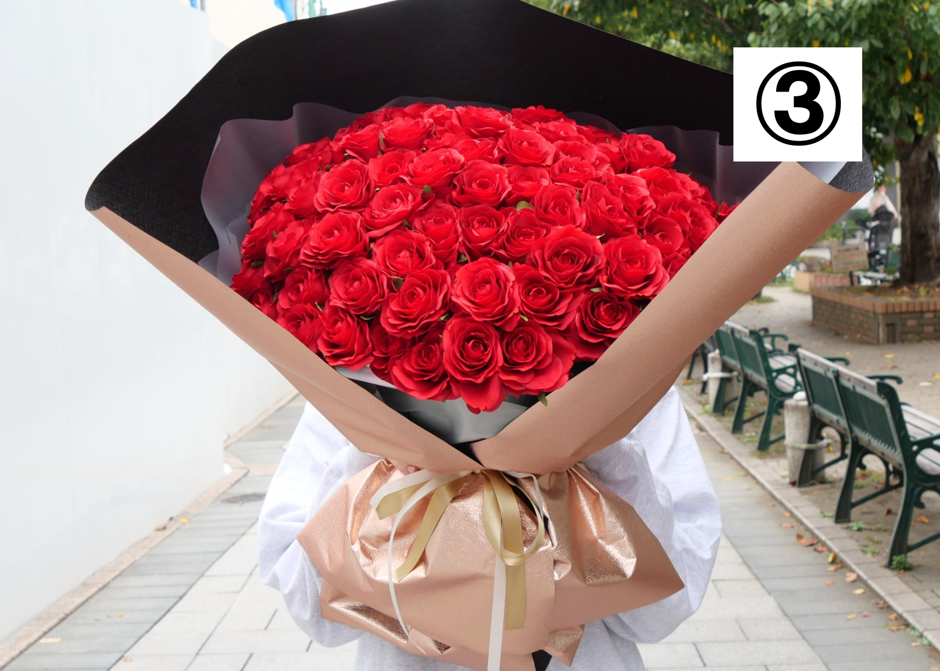 [108 Luxury Roses] Gift wrapping available in black, navy, or pink gold [Shipping not available to Hokkaido and Okinawa]