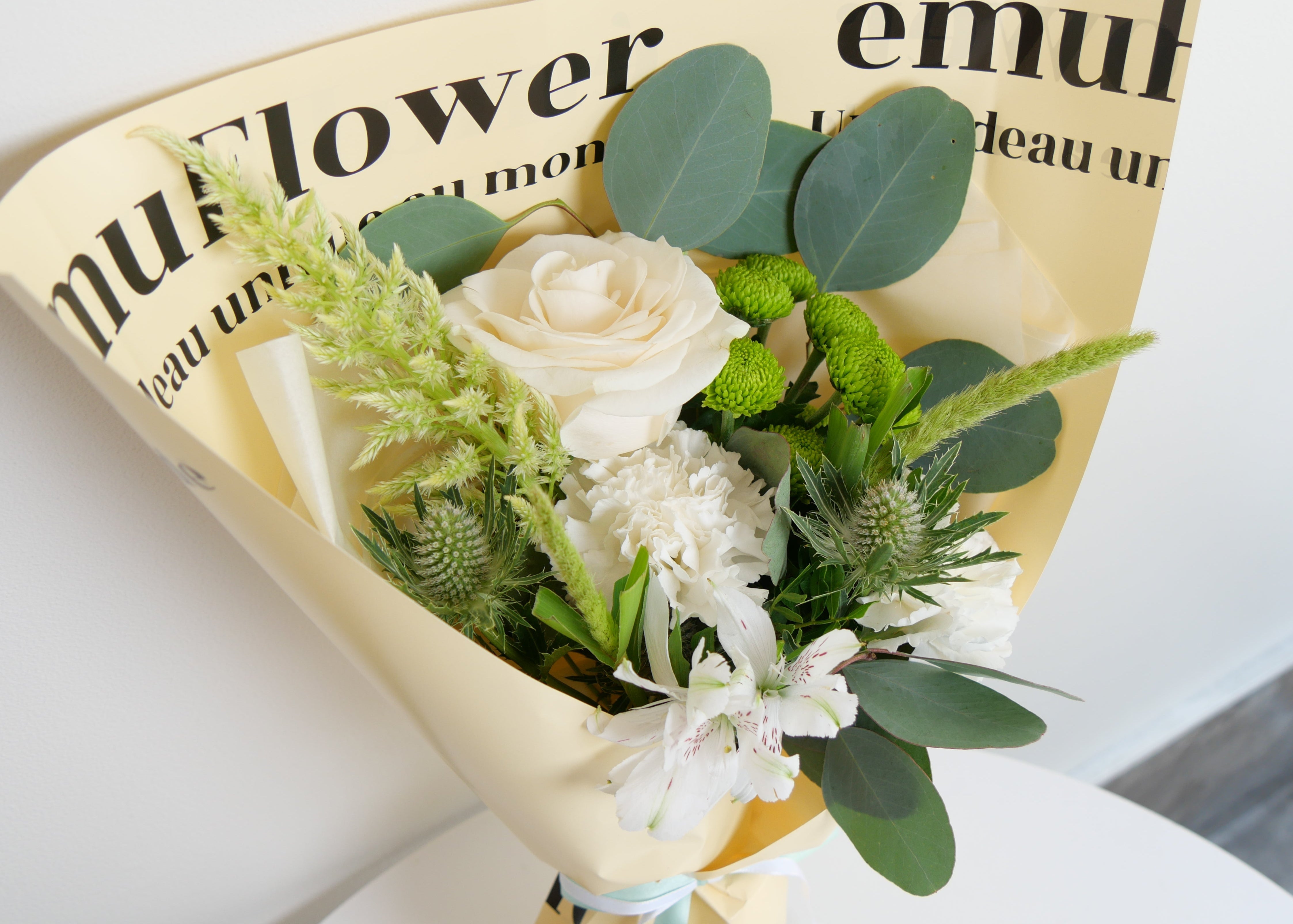 ナチュラルブーケ Mサイズ【花束】 | ému Flower (エミュフラワー)